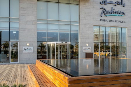 Radisson Dubai Damac Hills, Дубай, ОАЭ