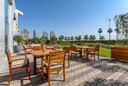 Radisson Dubai Damac Hills, Дубай, ОАЭ