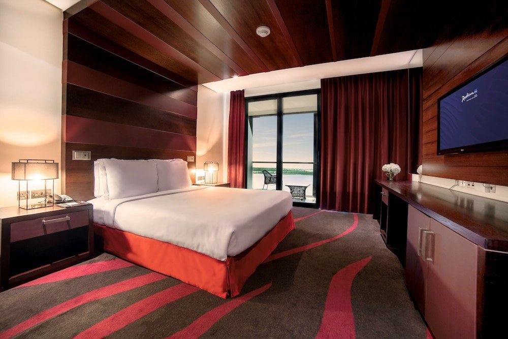 Hotel · Yas Plaza Mangroves, Abu Dhabi