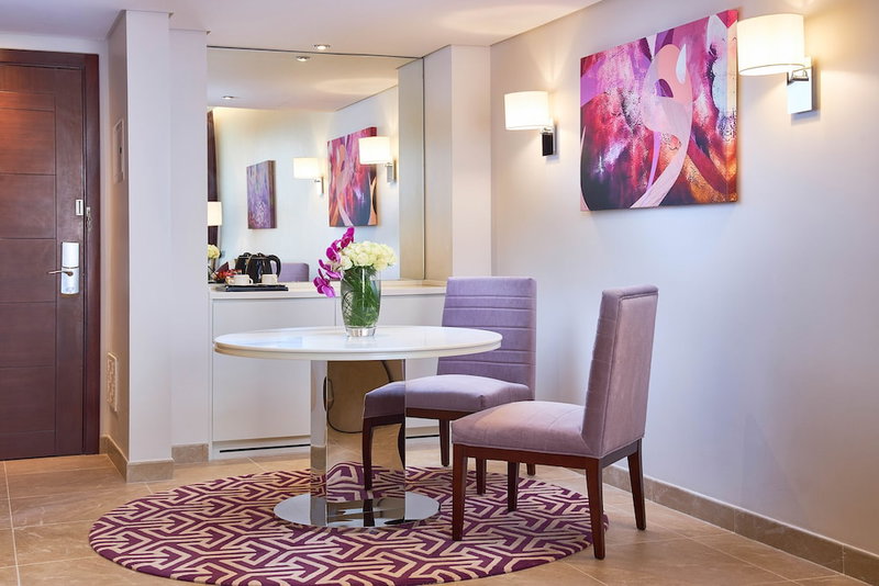 Mercure Dubai Barsha Heights Hotel Suites And Apartments, Дубай, ОАЭ