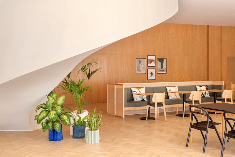 Staybridge Suites Dubai Internet City by IHG, Дубай, ОАЭ