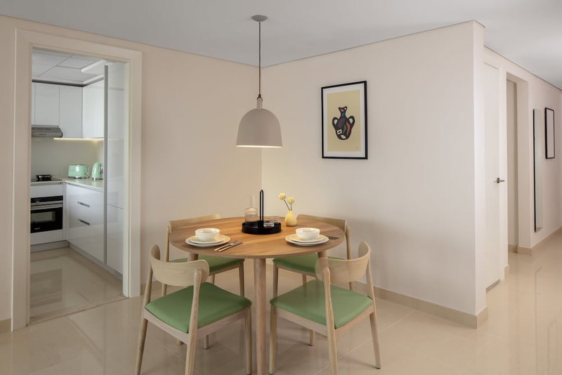 Staybridge Suites Dubai Internet City by IHG, Дубай, ОАЭ