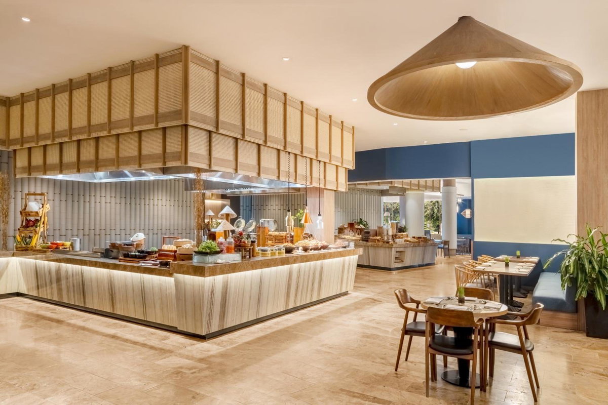 Отель · Meliá Danang Beach Resort, Дананг