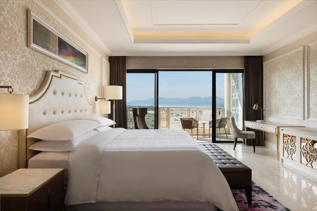 Отель · Sheraton Grand Danang Beach Resort & Spa, Дананг