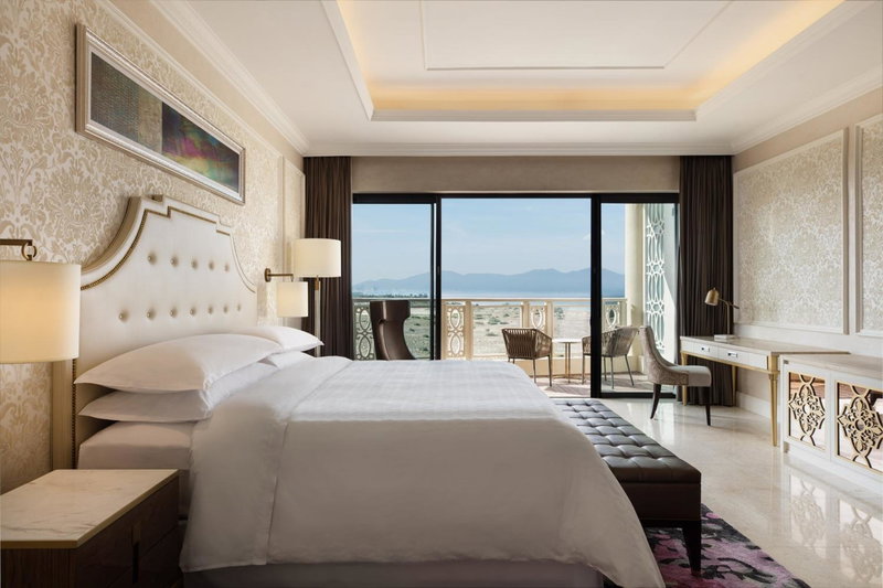 Sheraton Grand Danang Beach Resort & Spa, Da Nang, Vietnam