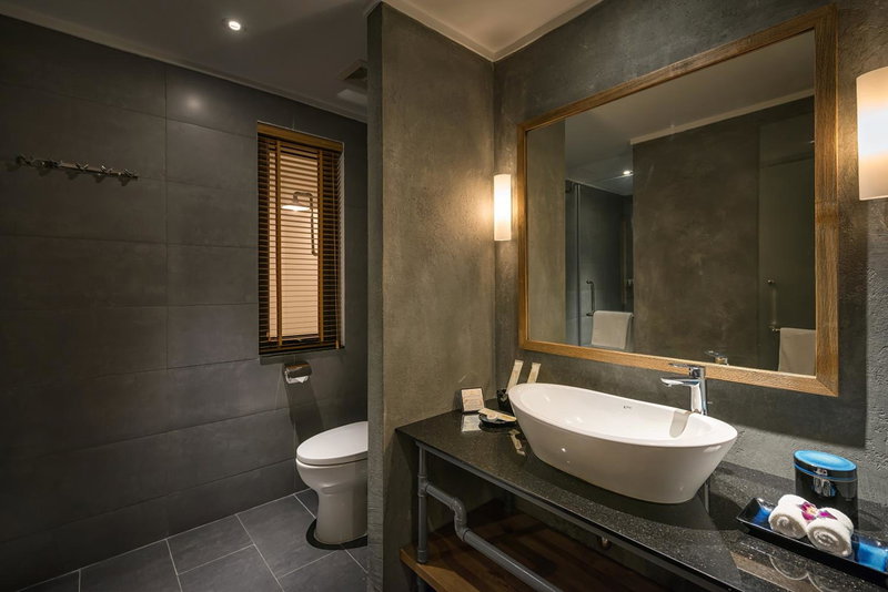 Bespoke Trendy Hotel Hanoi, Hanoi, Vietnam