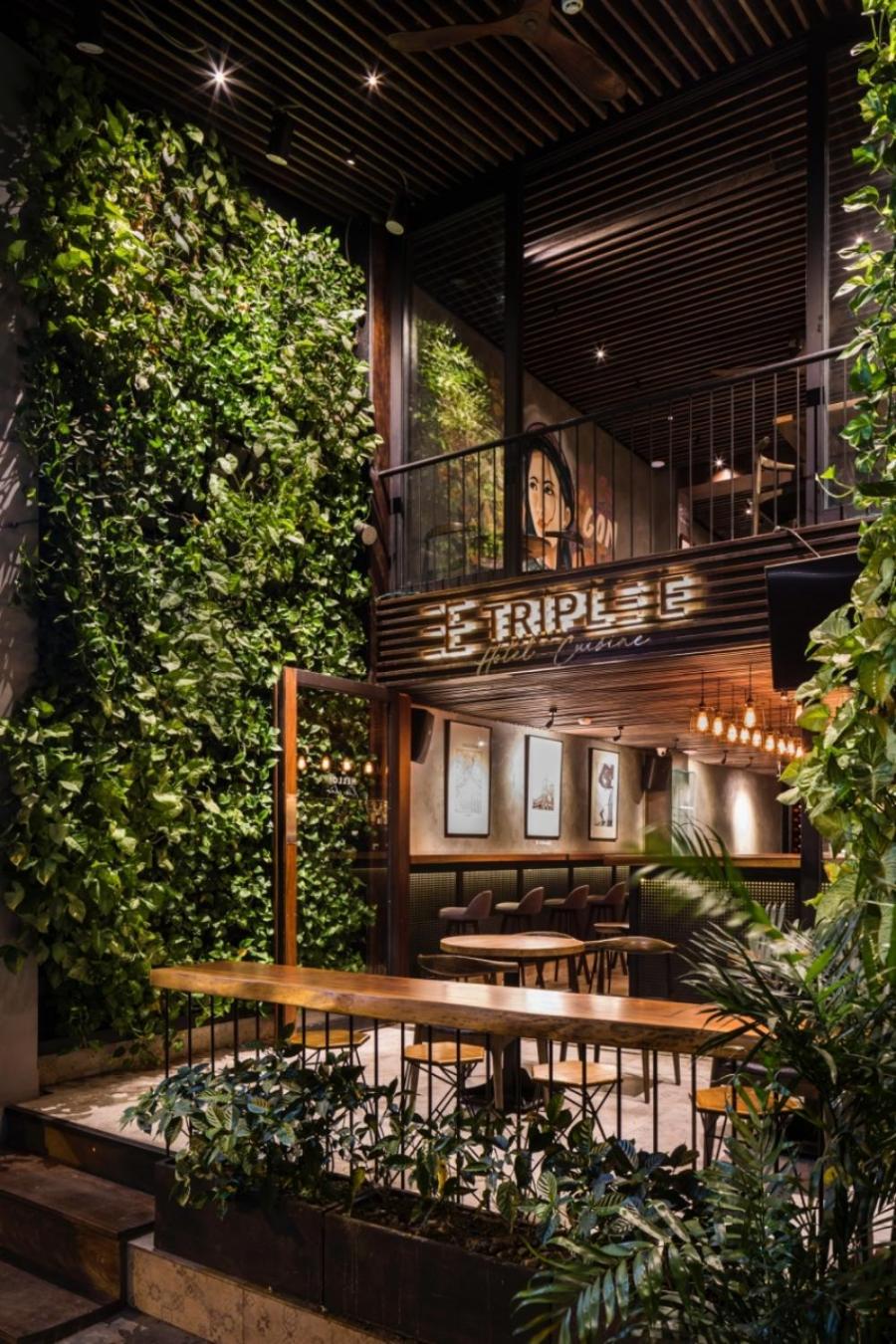 Hotel · Triple E Hotel Fine Art Museum, Nha Be
