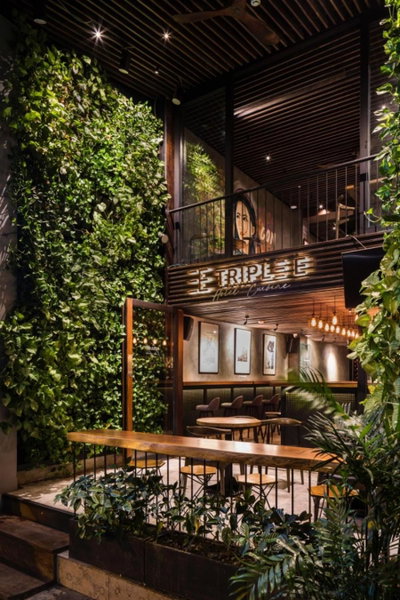 Triple E Hotel Fine Art Museum, Nhà Bè, Việt Nam