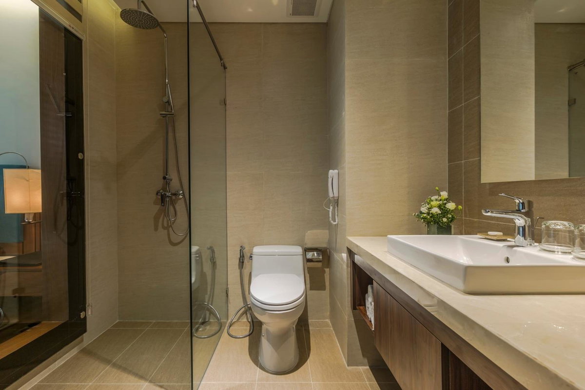 Maximilan Danang Beach Hotel, Vietnam