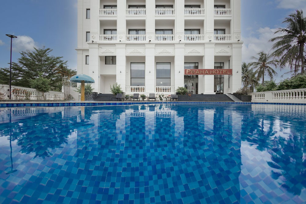Hotel · Praha Hotel, Duong GJong