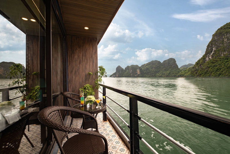 Doris Cruise, Ha Long, Vietnam