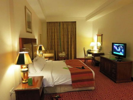 Sunday Hotel Holiday international Dubai, Sharjah, Emiratos Árabes Unidos