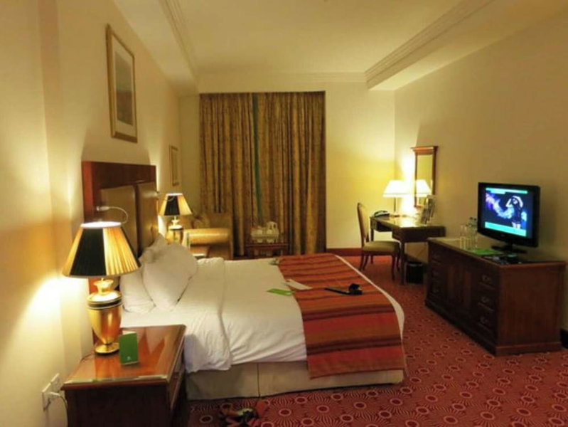 Sunday Hotel Holiday international Dubai, Sharjah, Emiratos Árabes Unidos