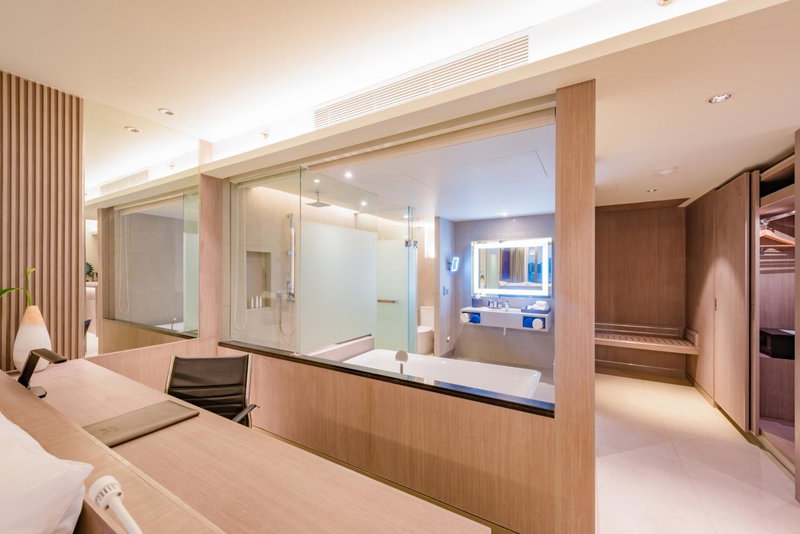 Oceanfront Beach Resort, คาทุ, ประเทศไทย