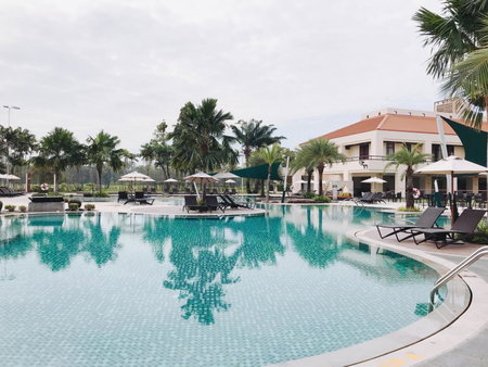 Eastin Thana City Golf Resort Bangkok Free Scheduled Shuttle from Hotel to Suvarnabhumi Airport, Ban Khlong Bang Sao Thong, Thailand