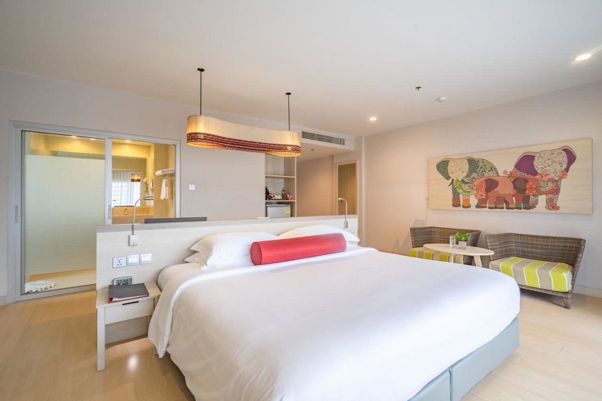Ramada by Wyndham Phuket Deevana, Thailand