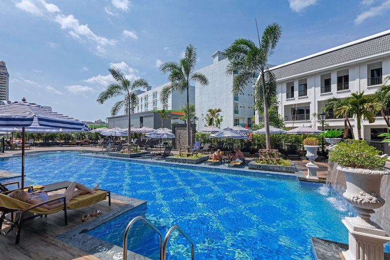 Sawaddi Patong Resort & Spa by Tolani, Kathu, Таиланд