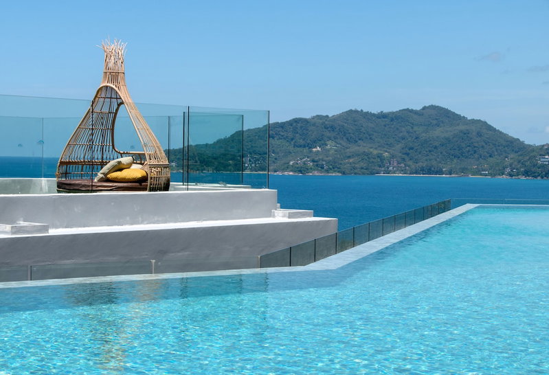 Crest Resort & Pool Villas, คาทุ, ประเทศไทย