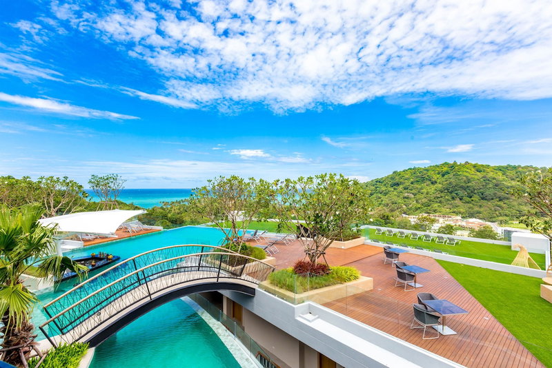 Crest Resort & Pool Villas, คาทุ, ประเทศไทย