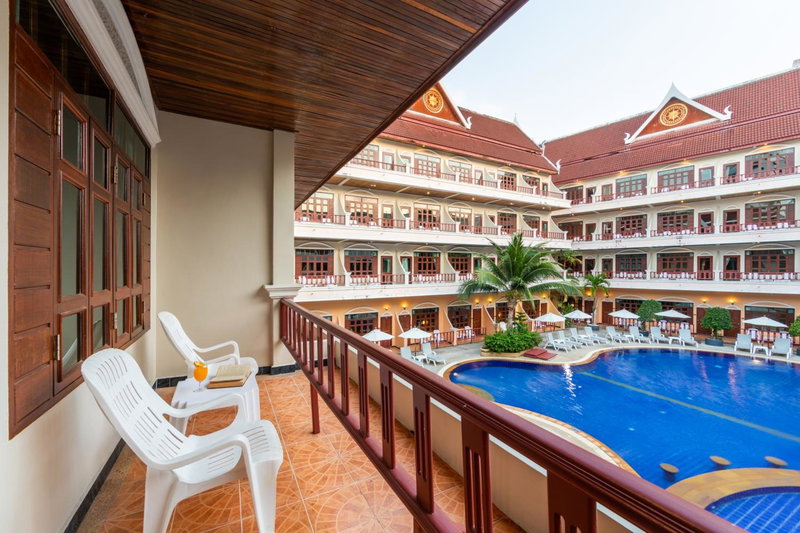 Tony Resort, คาทุ, ประเทศไทย