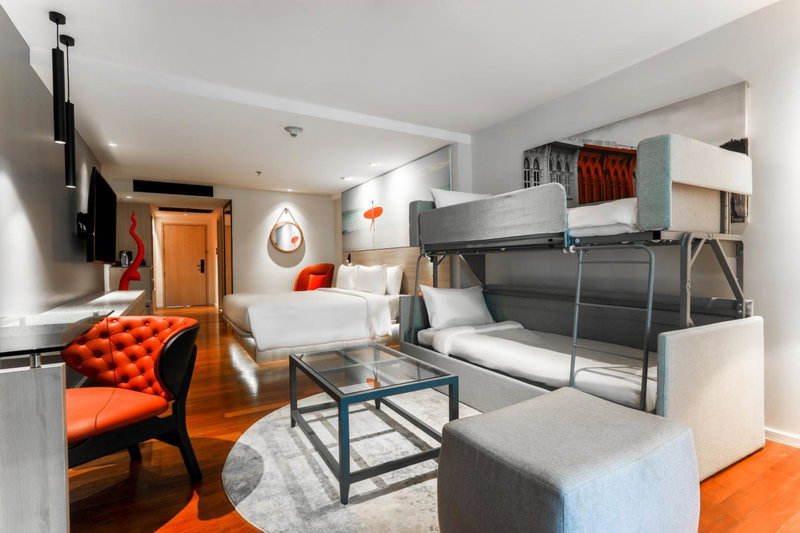 Radisson RED Phuket Patong Beach, คาทุ, ประเทศไทย
