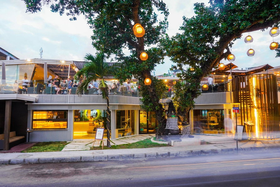 FuramaXclusive Ocean Beach Seminyak Bali, Kuta, Indonesia