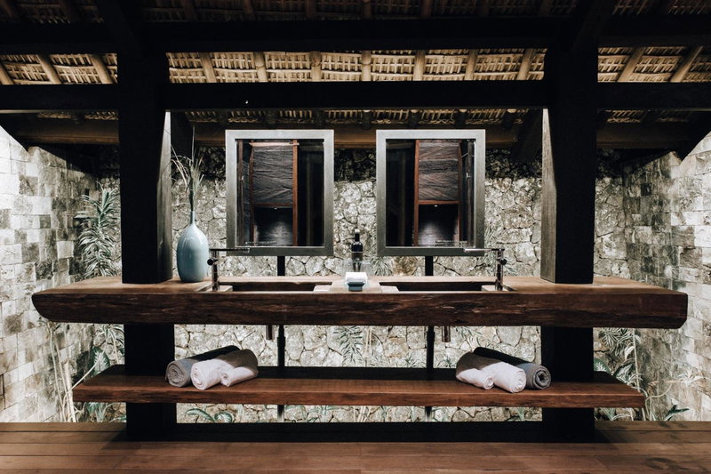 Suarga Padang Padang, Kuta, Indonesia
