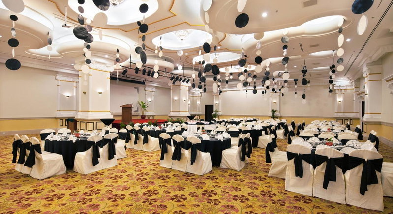 The Bayview Beach Resort, Бату Феринги, Малайзия