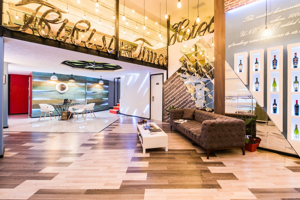 Отель · Tbilisi Times Boutique Hotel, Tbilisi
