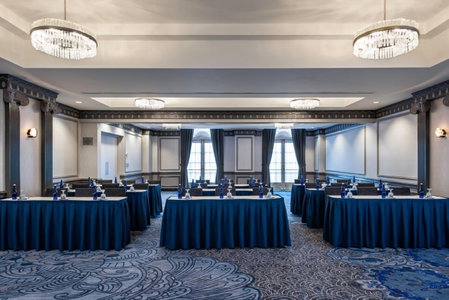 Phoenix Park Hotel, Shaw, United States