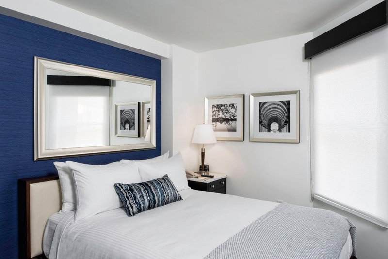 Phoenix Park Hotel, Shaw, United States