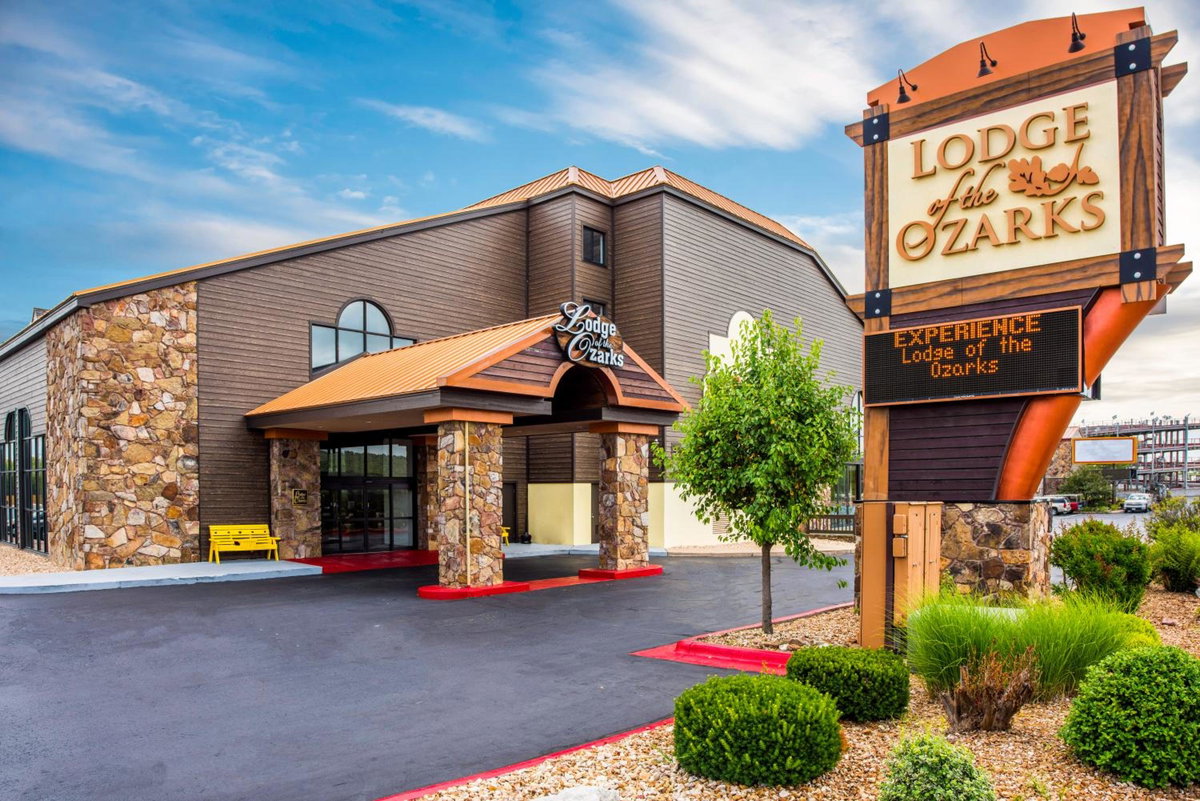 Hotel · Lodge of the Ozarks, Branson