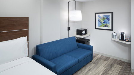 Holiday Inn Express & Suites Orlando At SeaWorld by IHG - With Free Shuttle Service to SeaWorld Parks, Oak Ridge, United States