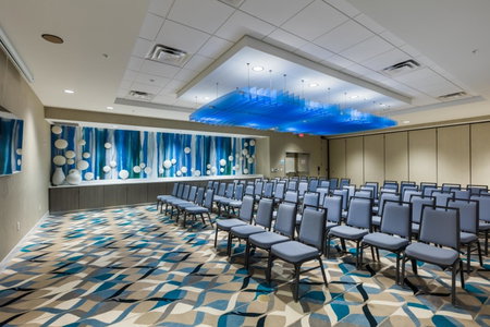 Holiday Inn Express & Suites Orlando At SeaWorld by IHG - With Free Shuttle Service to SeaWorld Parks, Oak Ridge, United States