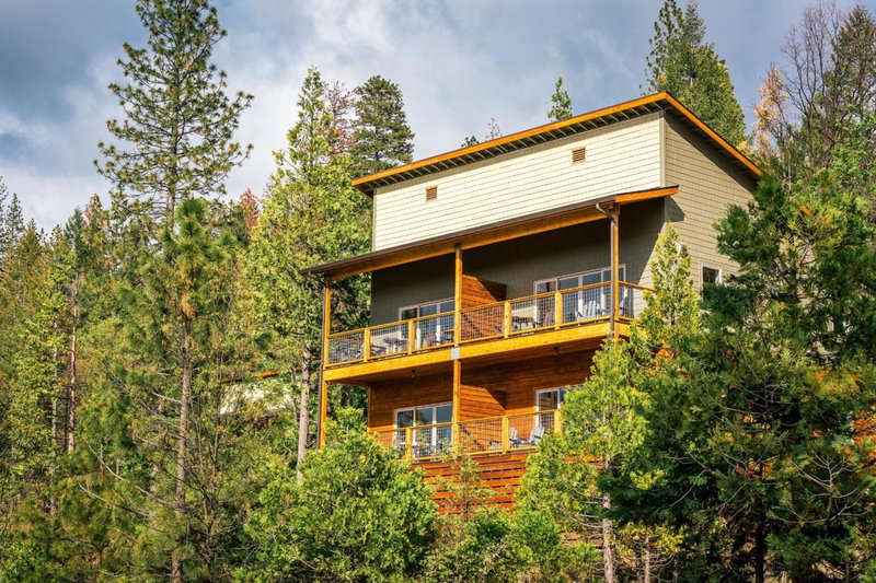 Rush Creek Lodge at Yosemite, Groveland, United States