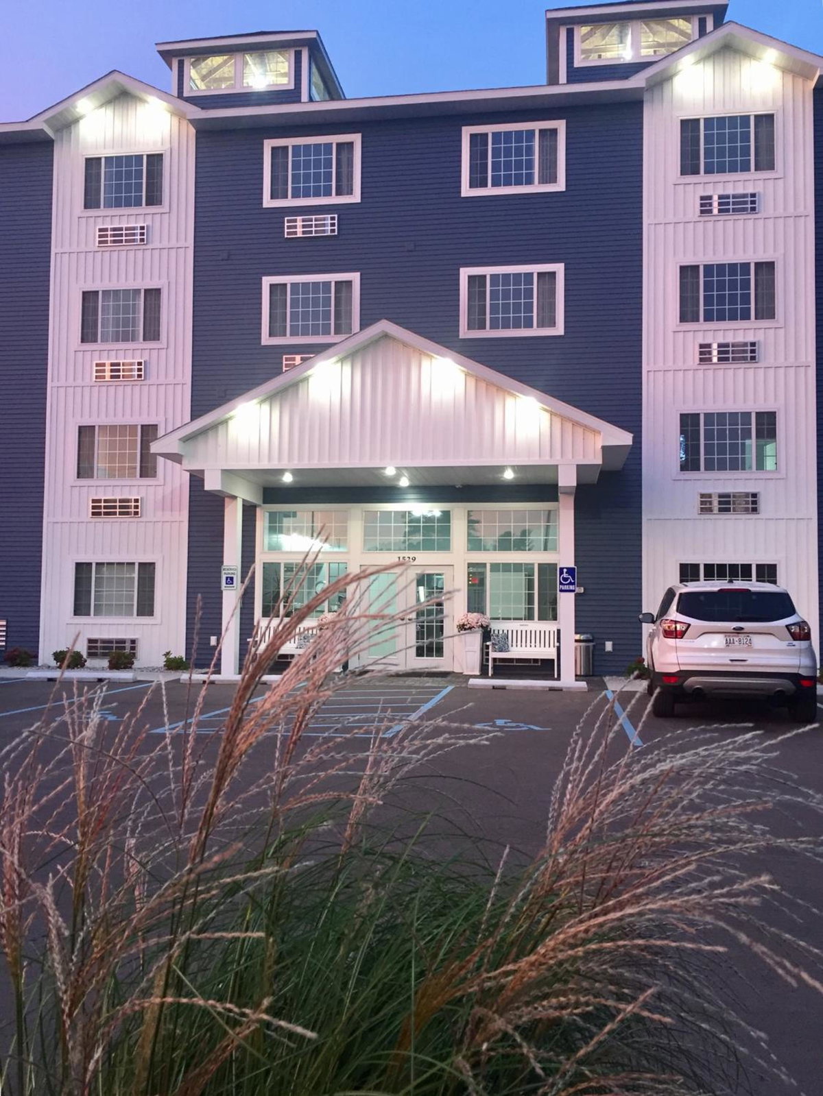 Hotel · The Baywatch Resort, Traverse City