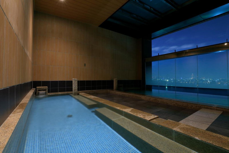 THE SINGULARI HOTEL & SKYSPA at UNIVERSAL STUDIOS JAPAN, Amagasaki, Japan