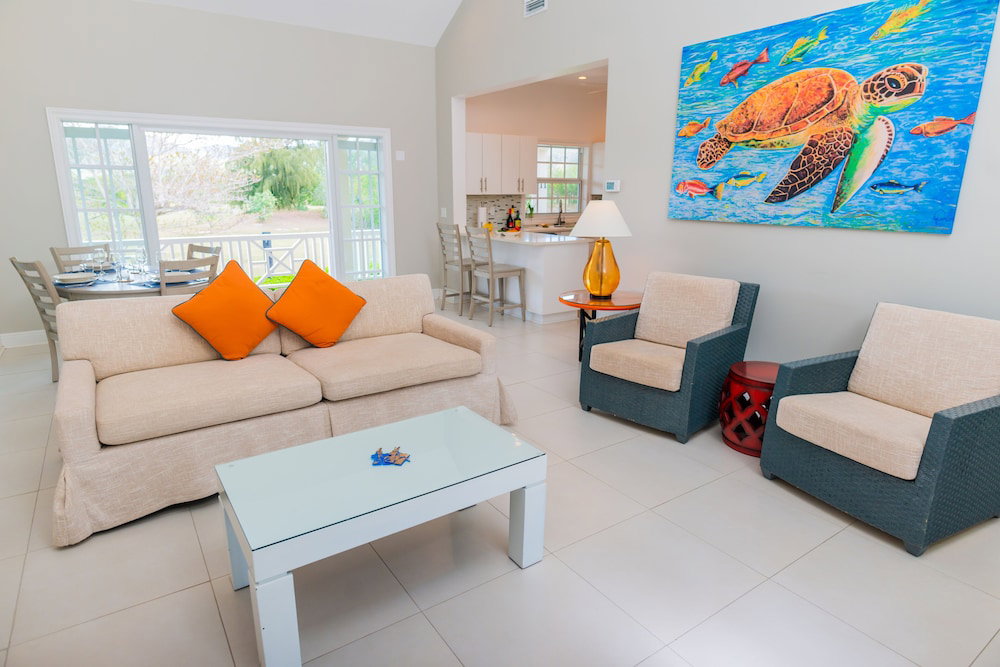 Colibri Court, Antigua and Barbuda