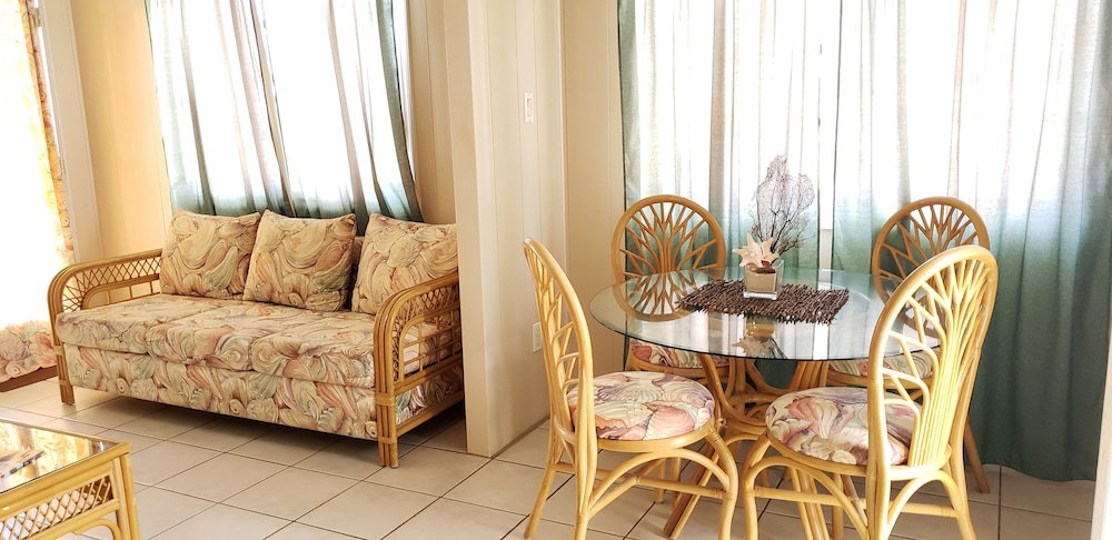 Hotel · South Coast Horizons, Cades Bay