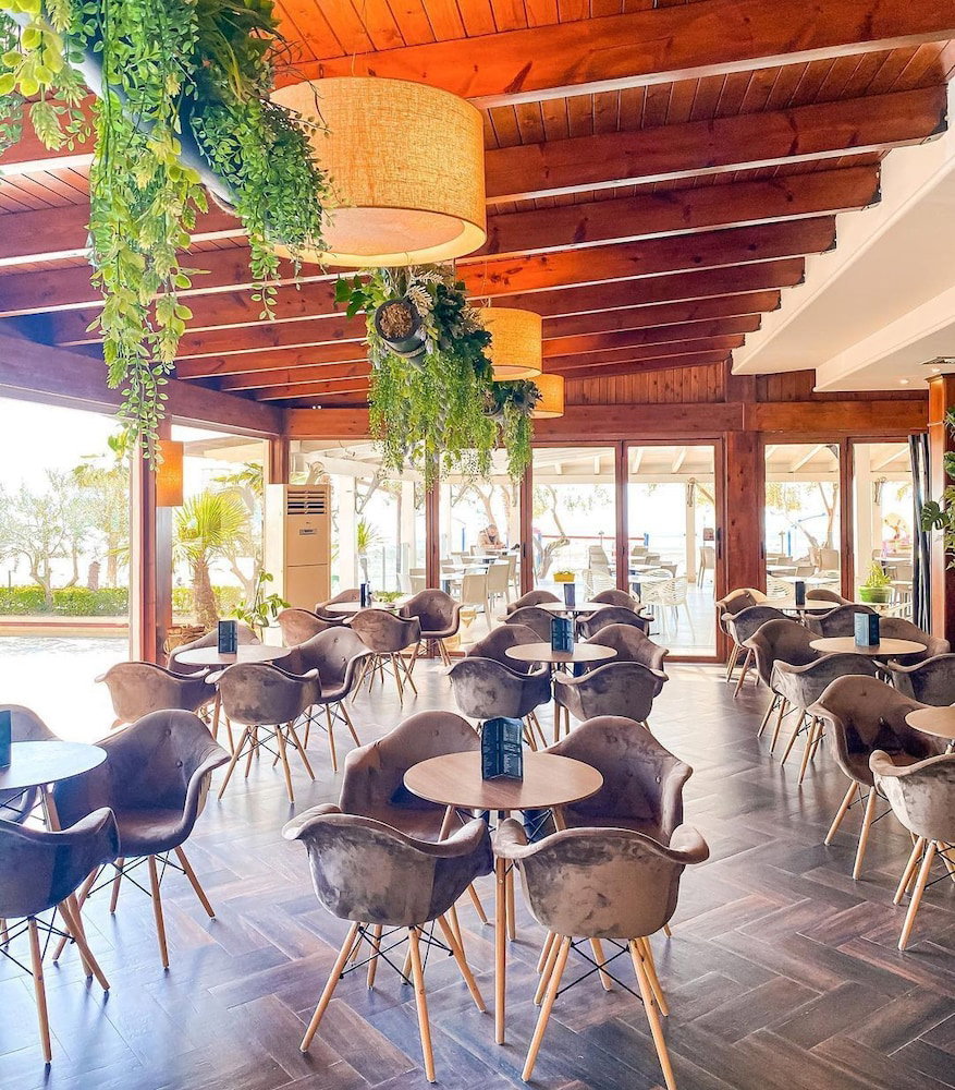 Отель · Hotel Majestic, Durres