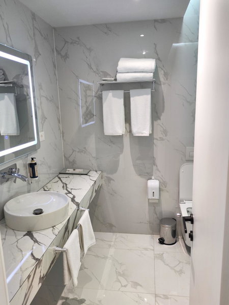 Metro Hotel Terminal, Tirana, Albania