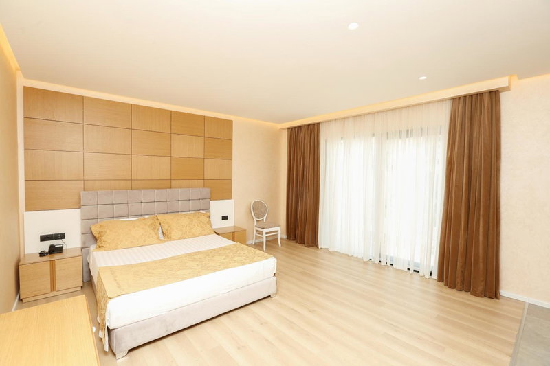 Oxford hotel, Tirana, Albania