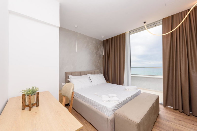 Sea & Sand Hotel, Vlore, Албания