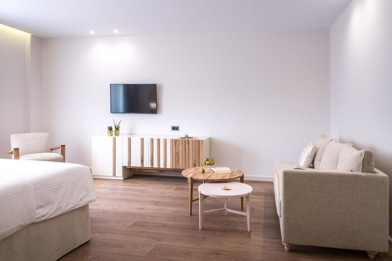 Glow Boutique Hotel & Suites, Sarande, Albania