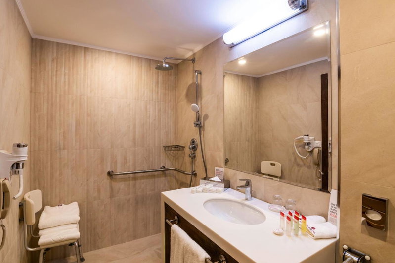 Ramada Hotel & Suites by Wyndham Yerevan, Yerevan, Армения