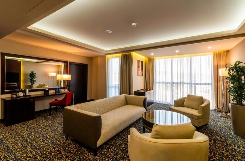 Ramada Hotel & Suites by Wyndham Yerevan, Yerevan, Армения