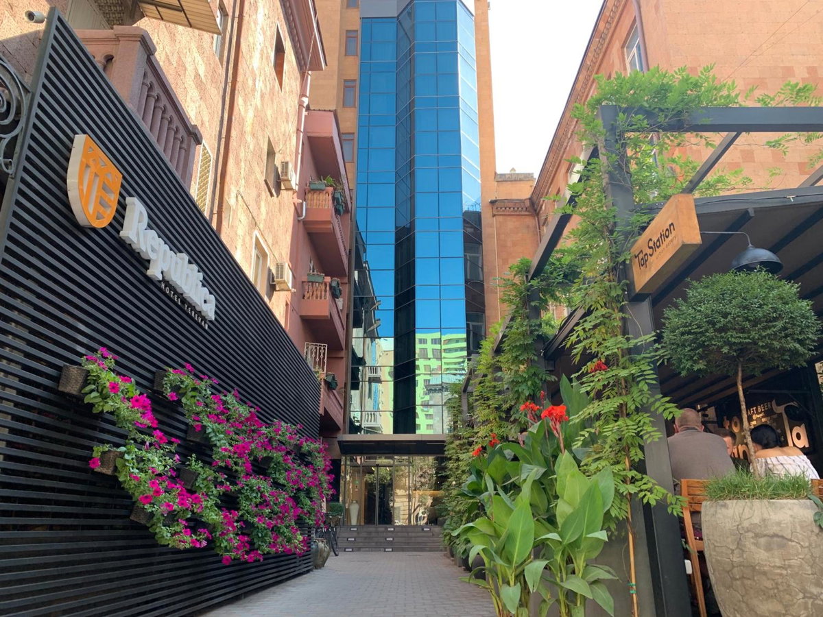 Отель · Republica Hotel Yerevan, Yerevan