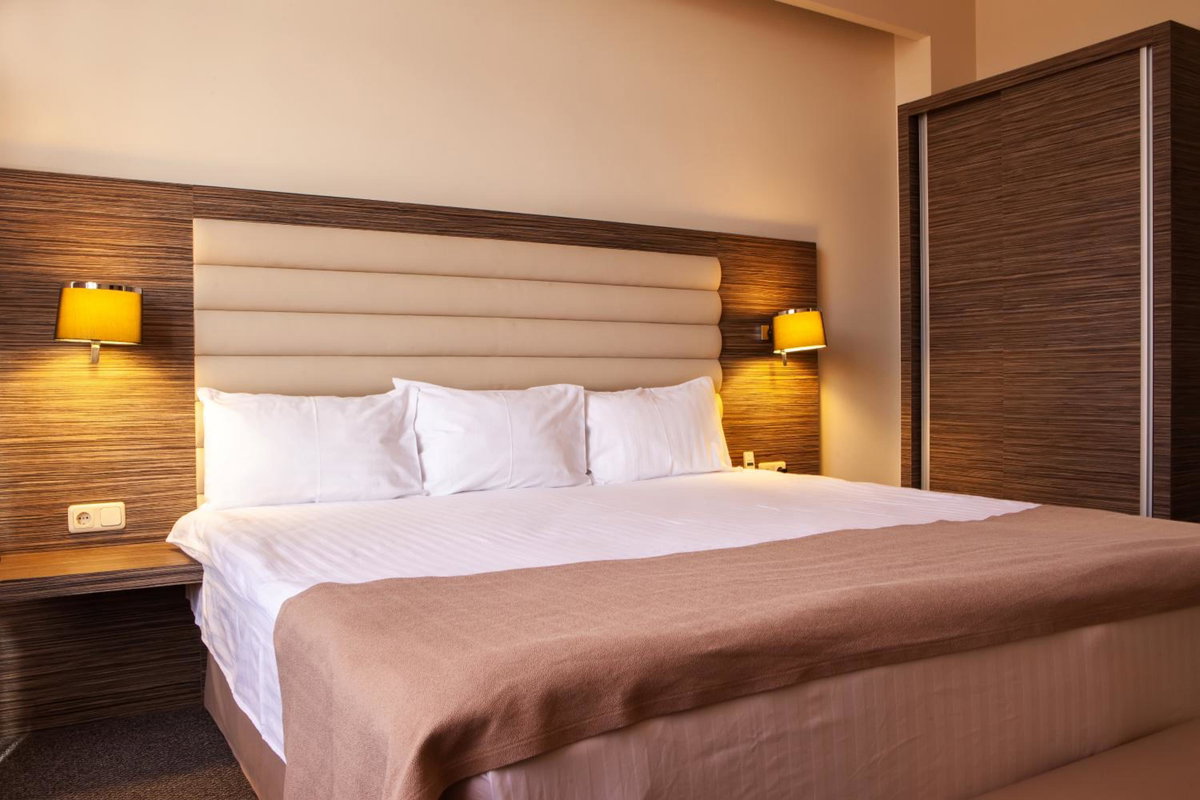 Отель · President Hotel by Hrazdan Hotel CJSC, Yerevan