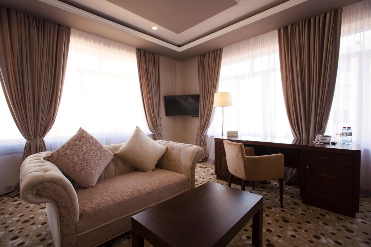 Отель · Central Hotel Yerevan, Yerevan
