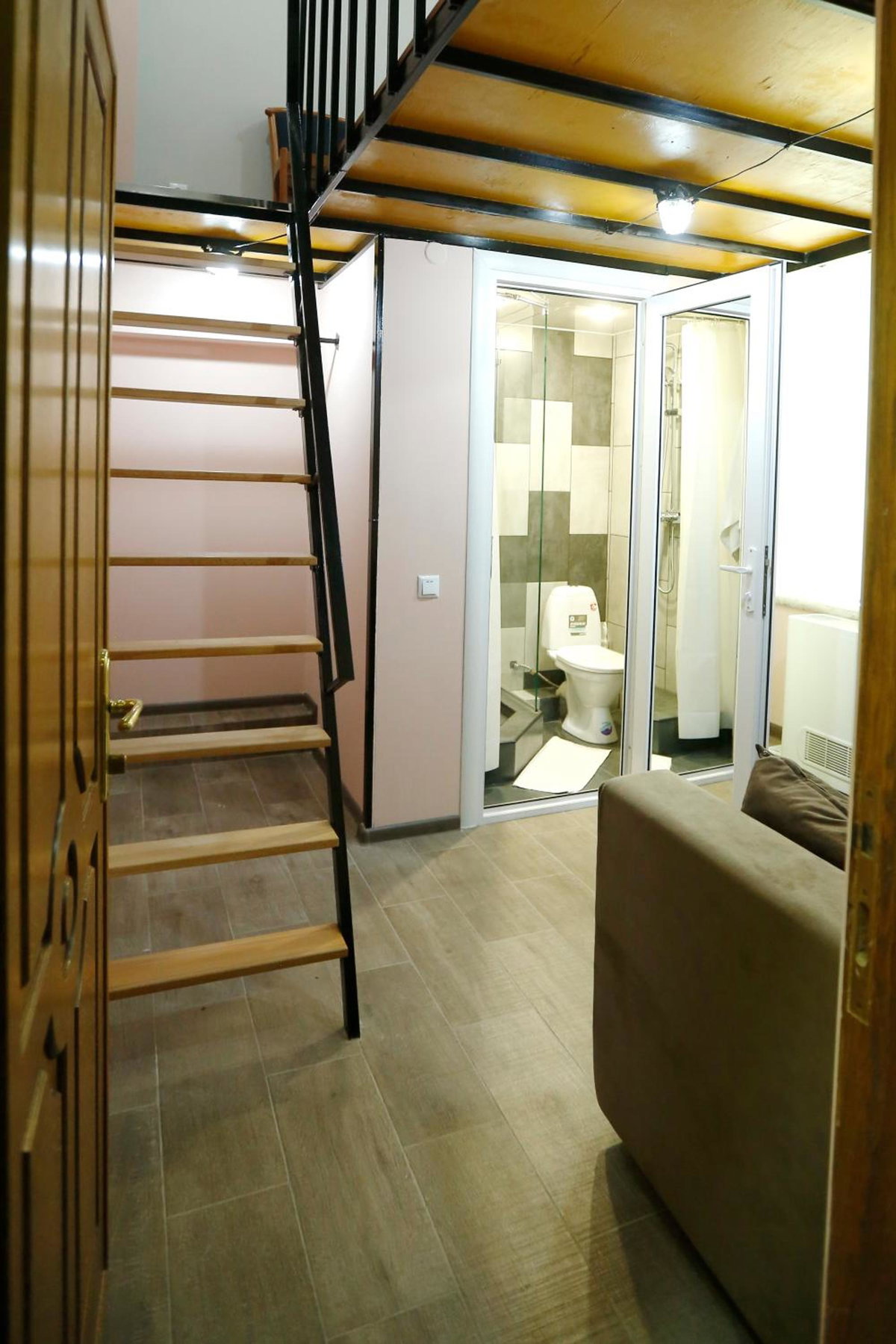 Araks Hotel Complex, Армения